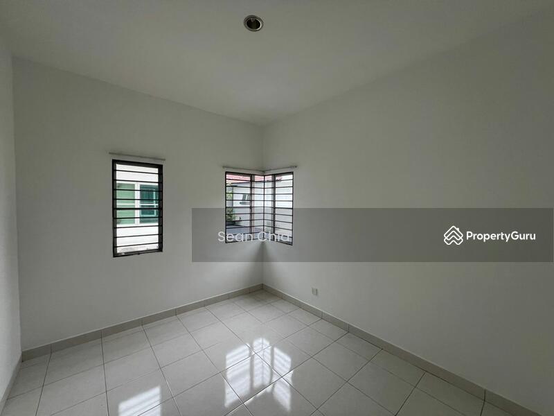 For Sale - Newly Refurbished 2sty Semi D 32x75 Freehold Aman Perdana Klang